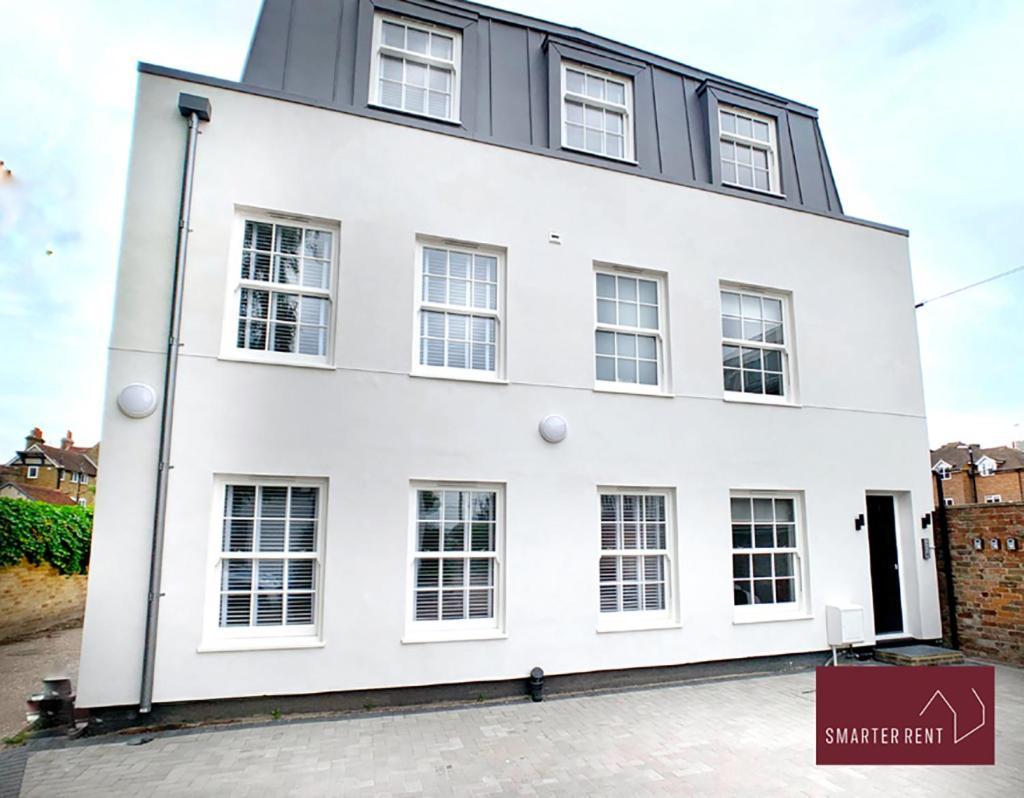 Eton, Windsor - 1 Bedroom First Floor Apartment - Parking المظهر الخارجي الصورة